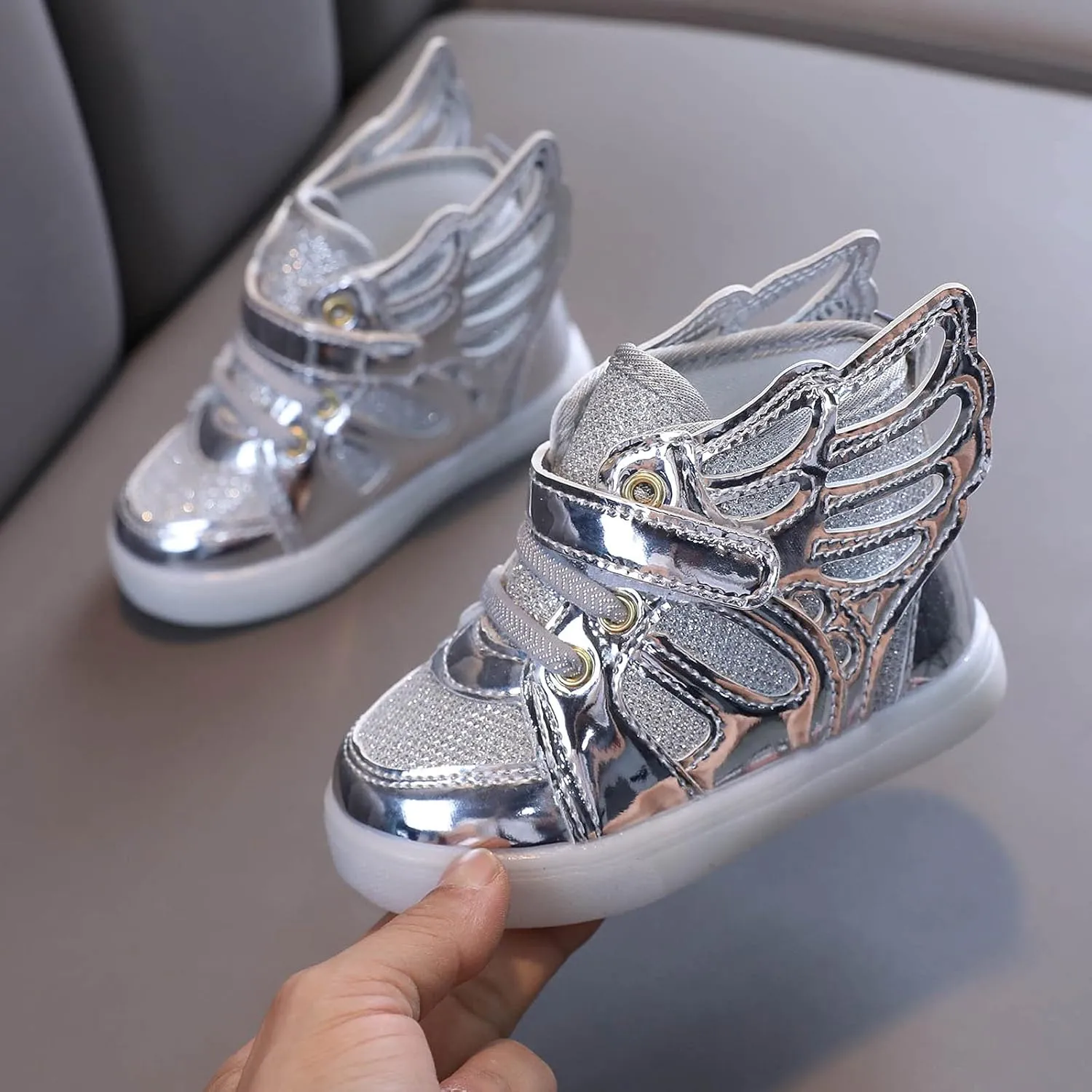 Little Kid Boys Girls 3 Colors LED Light Luminous Sports Shoes Toddler Sneakers Athletic Wings Trainers High-top Shoes