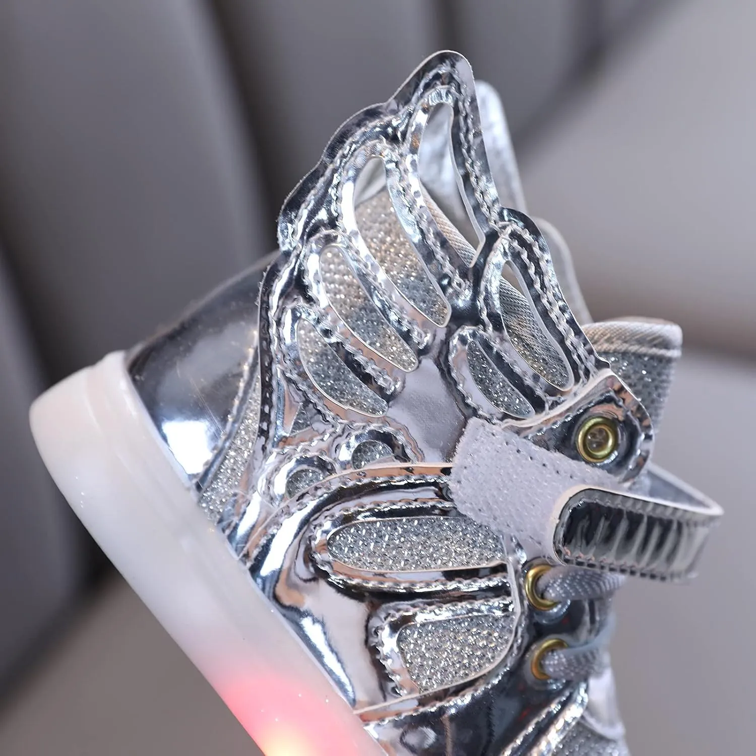 Little Kid Boys Girls 3 Colors LED Light Luminous Sports Shoes Toddler Sneakers Athletic Wings Trainers High-top Shoes